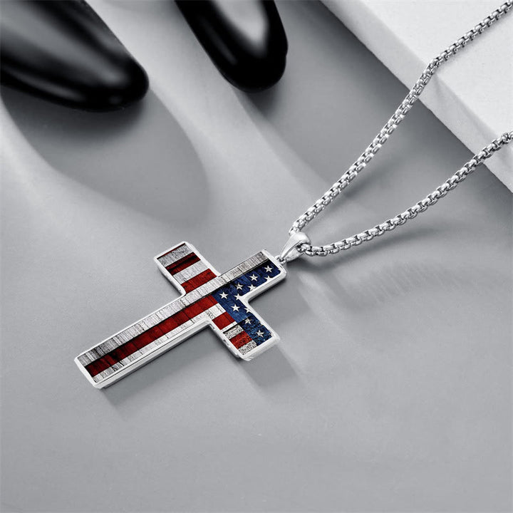 Christianartworkshop Metallkreuz-Halskette mit amerikanischem Flaggenmotiv: Trage Glaube und Ehre nah am Herzen - image 3
