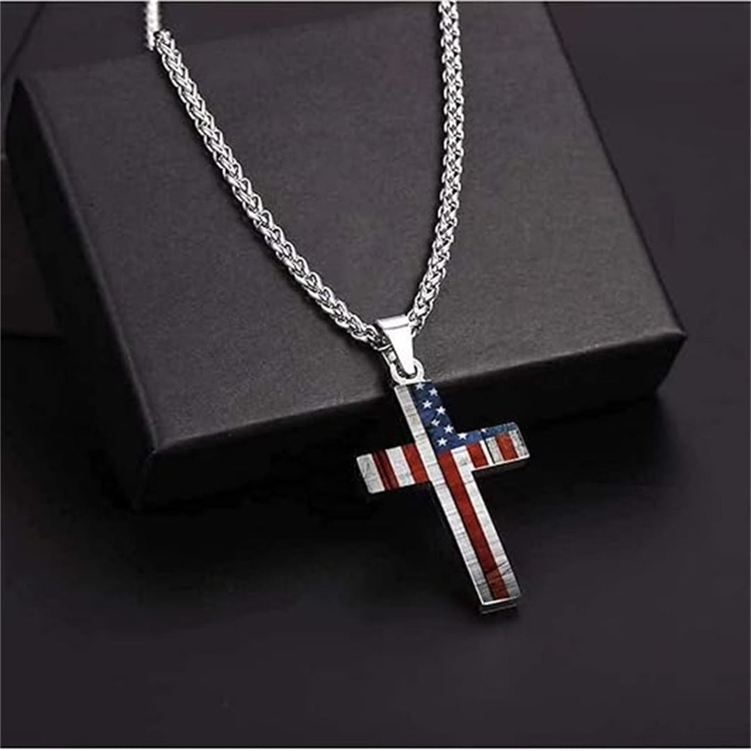 Christianartworkshop Metallkreuz-Halskette mit amerikanischem Flaggenmotiv: Trage Glaube und Ehre nah am Herzen - image 2