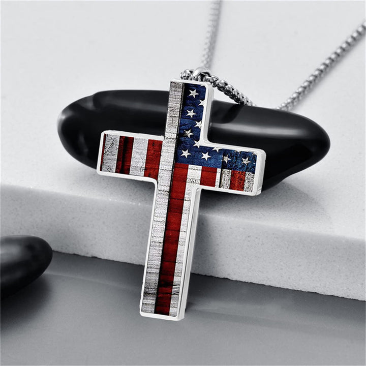 Christianartworkshop Metallkreuz-Halskette mit amerikanischem Flaggenmotiv: Trage Glaube und Ehre nah am Herzen - Amerikanische Flagge Kreuz - image 0