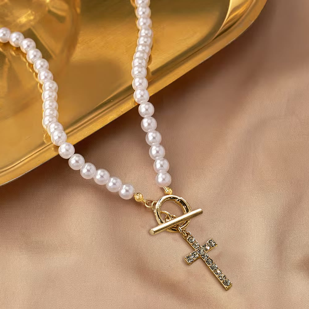 Christianartworkshop Elegante Perlenkette mit Kreuzanhänger und Knebelverschluss: Tragen Sie seinen Komfort jeden Tag - Weiß - image 0