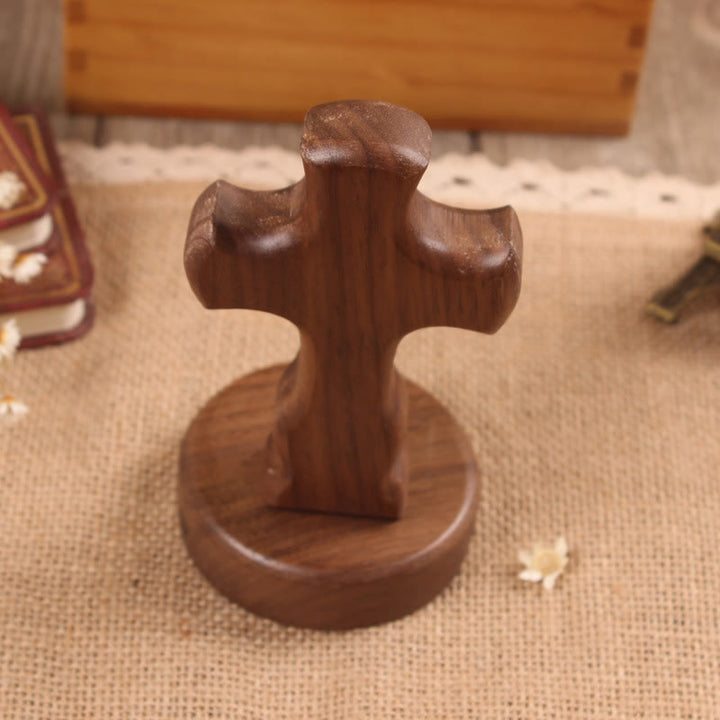 Christianartworkshop Tischkreuz aus Holz mit rundem/floralem Sockel: Verkörpere seine stille Ruhe bei der Arbeit - Kreuz B & Rundsockel - Dunkel - image 9