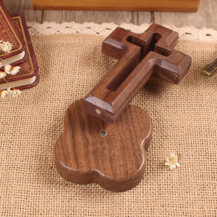 Christianartworkshop Tischkreuz aus Holz mit rundem/floralem Sockel: Verkörpere seine stille Ruhe bei der Arbeit - Kreuz A & Blumensockel - Dunkel - image 6