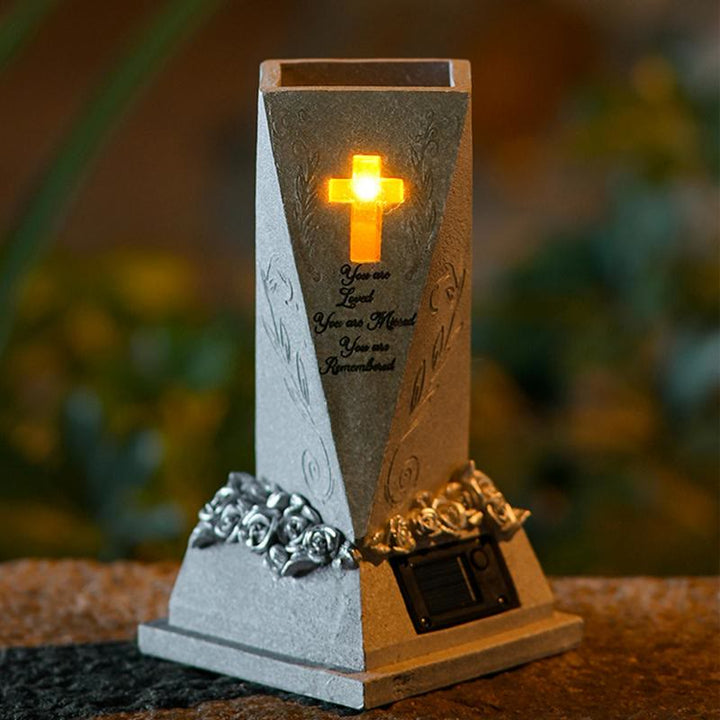 Christianartworkshop Solarbetriebene Kreuzvase als Friedhofsschmuck: Trage seine Gnade in zärtlichen Momenten - Solarlampe - image 0
