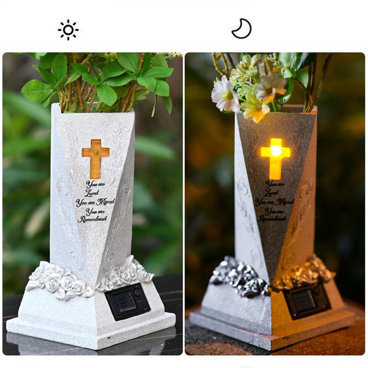 Christianartworkshop Solarbetriebene Kreuzvase als Friedhofsschmuck: Trage seine Gnade in zärtlichen Momenten - image 2