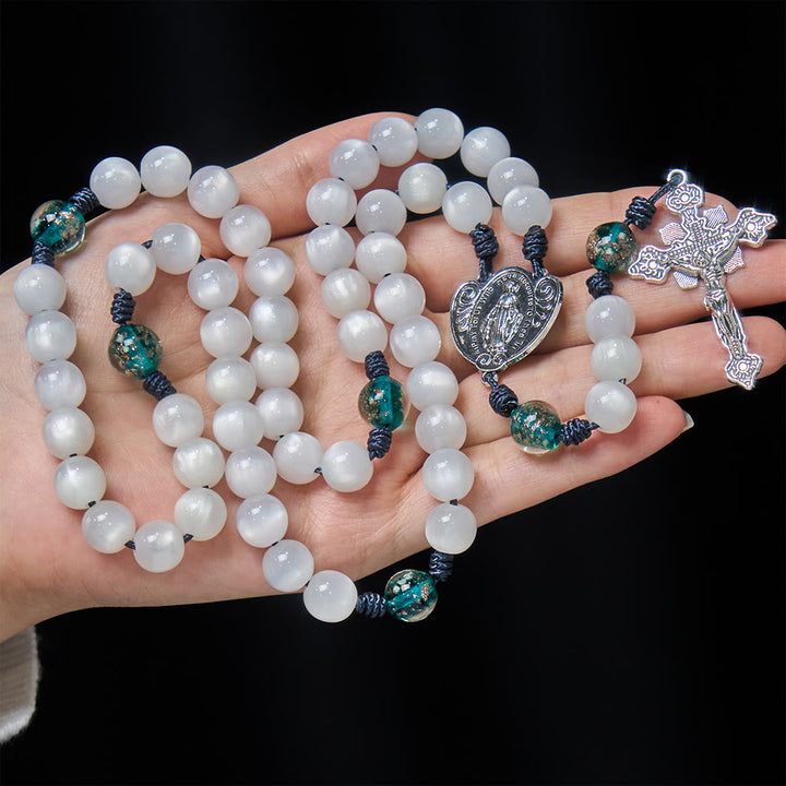 Christianartworkshop Farbwechselnder Rosenkranz mit Katzenaugenmotiv und der Muttergottes als Schutzpatronin: Schimmerndes Glaubensdesign - image 3
