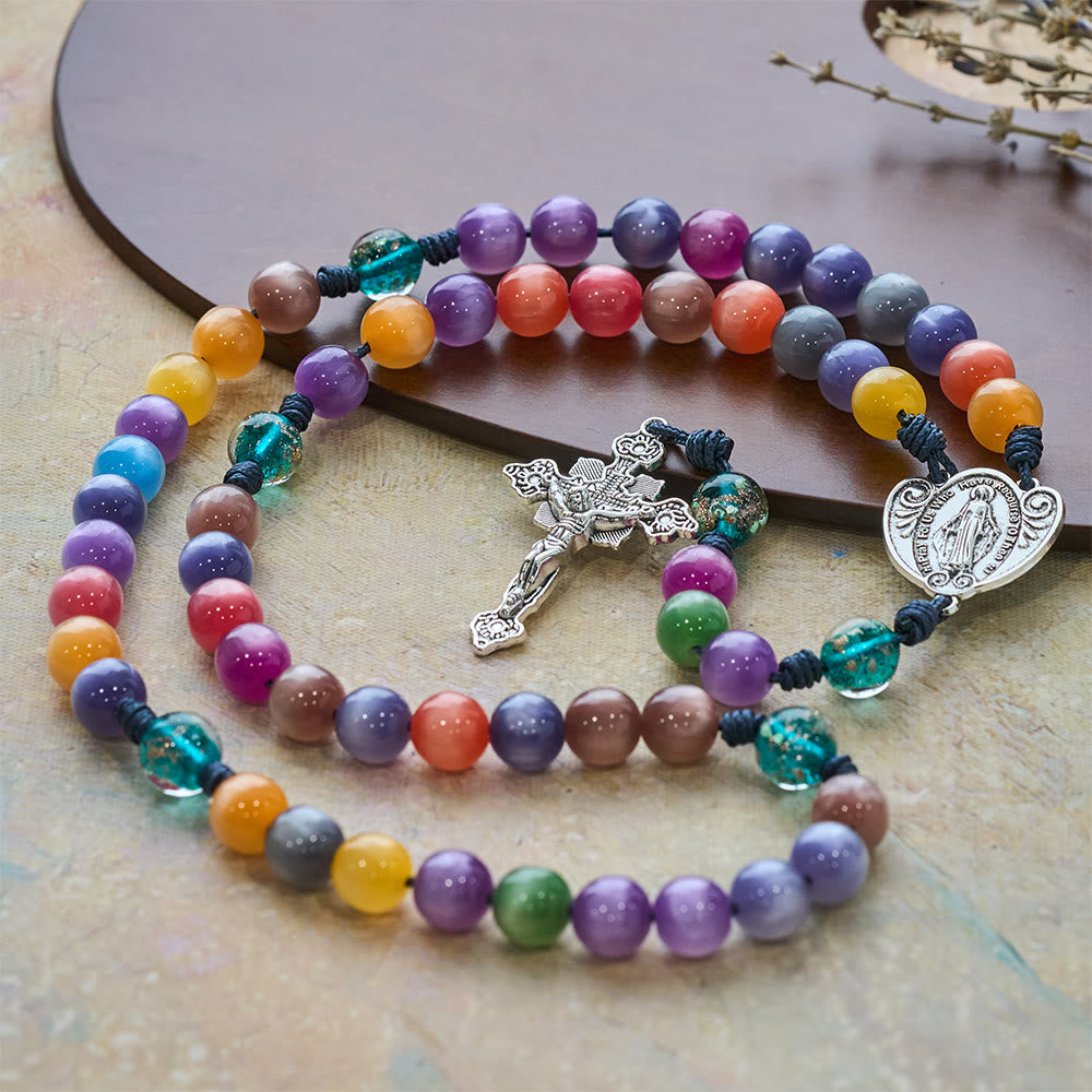 Christianartworkshop Farbwechselnder Rosenkranz mit Katzenaugenmotiv und der Muttergottes als Schutzpatronin: Schimmerndes Glaubensdesign - image 4