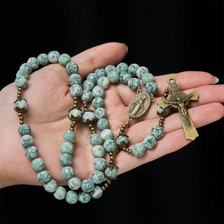 Christianartworkshop Rosenkranz aus mattem Natursandstein mit Bronzekreuz und Marienbild - Unsere Liebe Frau und das Kruzifix - image 0