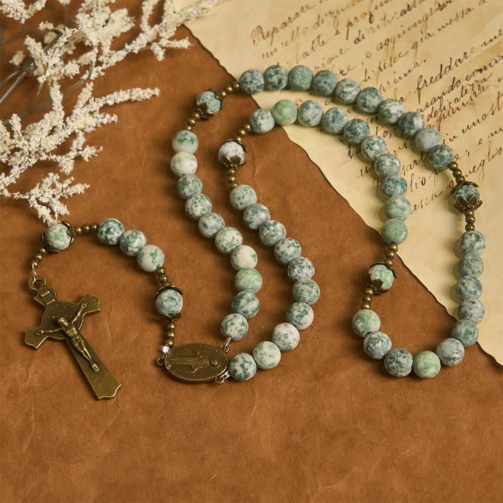 Christianartworkshop Rosenkranz aus mattem Natursandstein mit Bronzekreuz und Marienbild - image 3