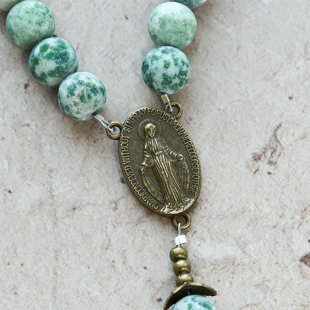 Christianartworkshop Rosenkranz aus mattem Natursandstein mit Bronzekreuz und Marienbild - image 9