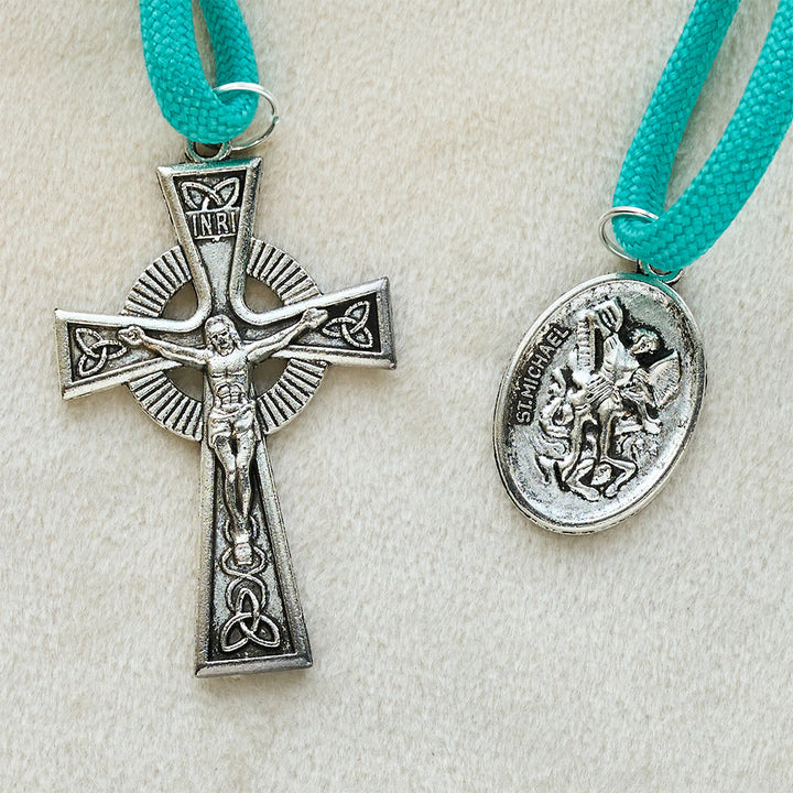 Christianartworkshop Rosenkranz mit marineblauen Perlen und türkisfarbener Kordel, verziert mit dem Heiligen Michael - image 6