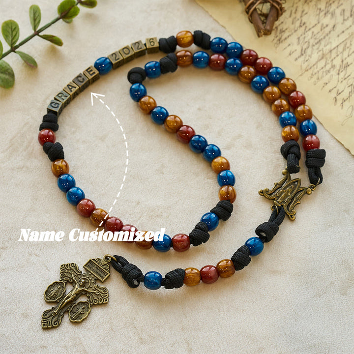 Christianartworkshop Farbenfroher Rosenkranz für das neue Jahr 2026: Personalisiertes Kreuz mit Namen und Schutzpatron - Name Angepasst(alles in Großbuchstaben) - image 2