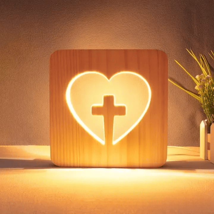 Christianartworkshop Christbaumschmuck aus Holz: Jesus, Kreuz, Taube, Herz – eine leuchtende Verkörperung seiner strahlenden Gnade - Herz und Kreuz - 7,48''*7,48''/19*19cm - image 3