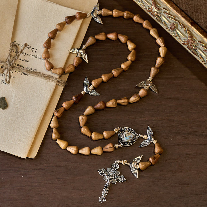 Christianartworkshop Rustikaler Rosenkranz aus Olivenholz in Tropfenform mit Engelsflügeln und heiligem Kruzifix - image 2