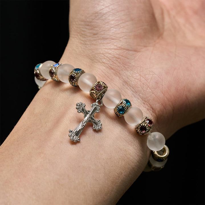 Christianartworkshop Armband mit mattiertem grünem Achat und weißem Glas in Kreuzform: Sanftes Vertrauen in leuchtender Textur - image 12