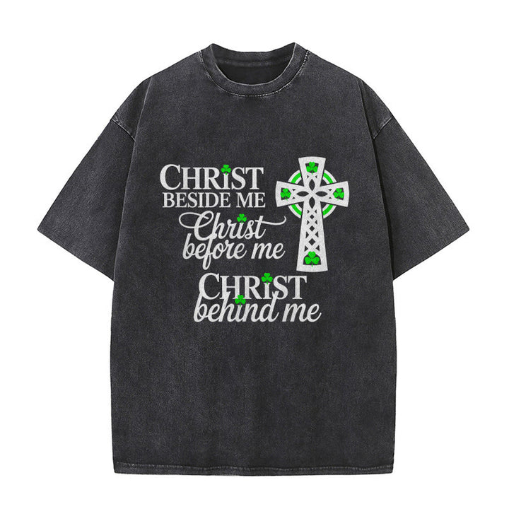 Christianartworkshop „Christ Beside Me“ – Unisex-T-Shirt mit keltischem Kreuz: Trage seine allgegenwärtige Gegenwart - Schwarz - 5XL - image 3