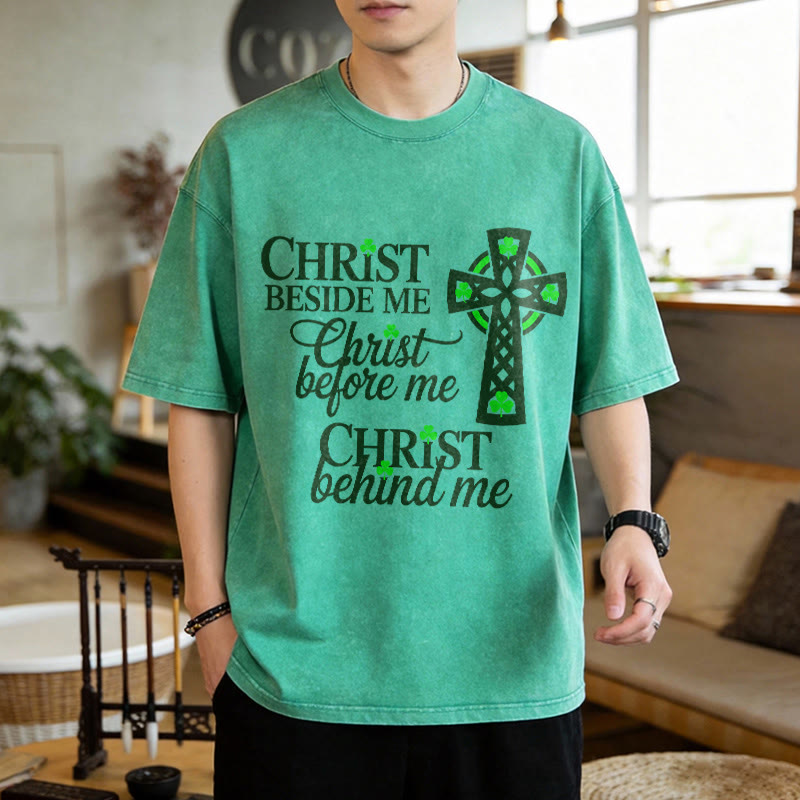 Christianartworkshop „Christ Beside Me“ – Unisex-T-Shirt mit keltischem Kreuz: Trage seine allgegenwärtige Gegenwart - image 1