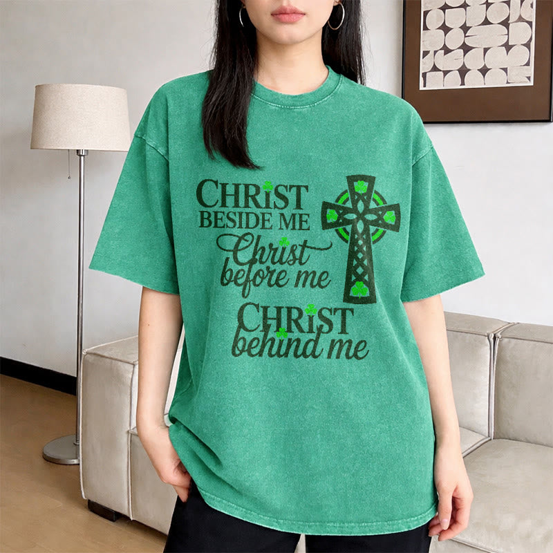 Christianartworkshop „Christ Beside Me“ – Unisex-T-Shirt mit keltischem Kreuz: Trage seine allgegenwärtige Gegenwart - image 2