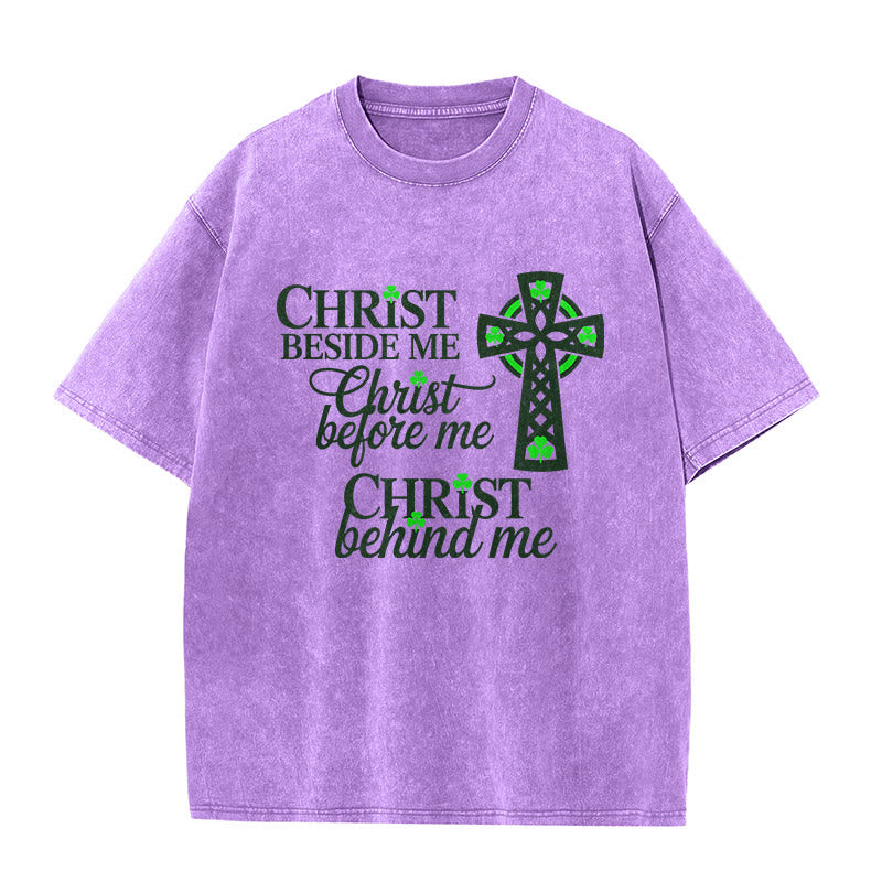 Christianartworkshop „Christ Beside Me“ – Unisex-T-Shirt mit keltischem Kreuz: Trage seine allgegenwärtige Gegenwart - Lila - 5XL - image 10