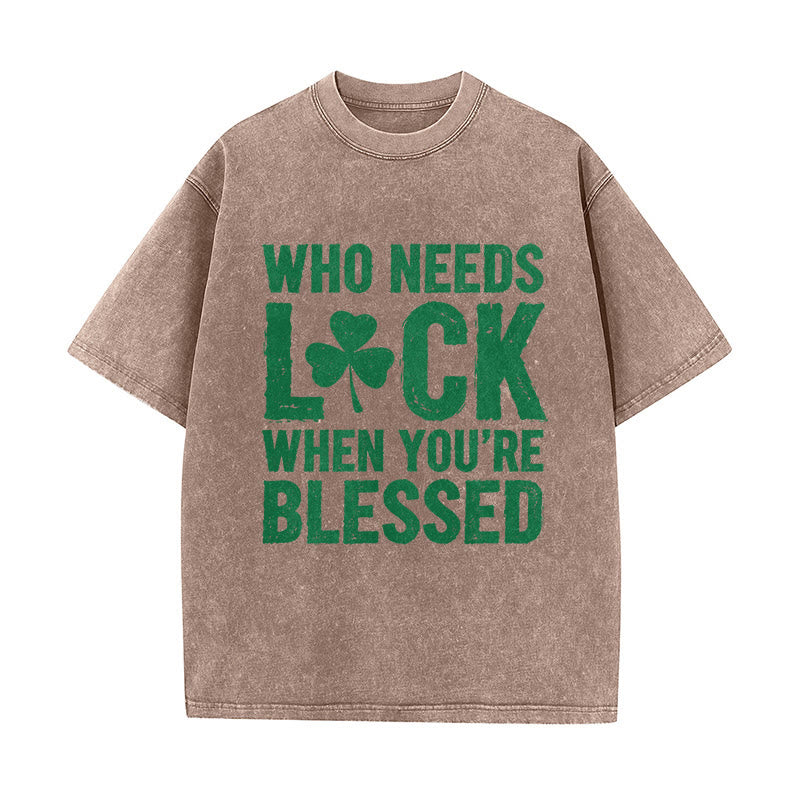 Christianartworkshop Wer braucht schon Glück, wenn man gesegnet ist? Shamrock Unisex-T-Shirt (vorgewaschen) - Braun - 5XL - image 6