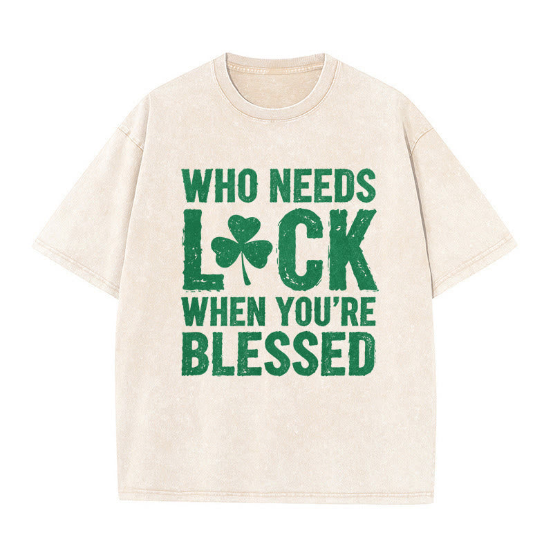 Christianartworkshop Wer braucht schon Glück, wenn man gesegnet ist? Shamrock Unisex-T-Shirt (vorgewaschen) - Beige - 5XL - image 5