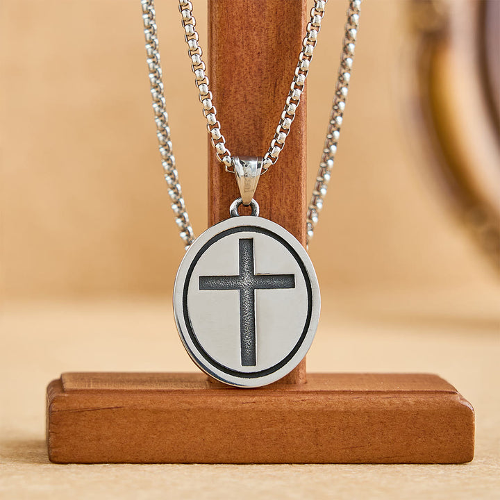 Christianartworkshop Ovale Medaillon-Halskette „St. Christopher beschütze uns“: Verkörpere seinen Schutz für Reisende. - image 2