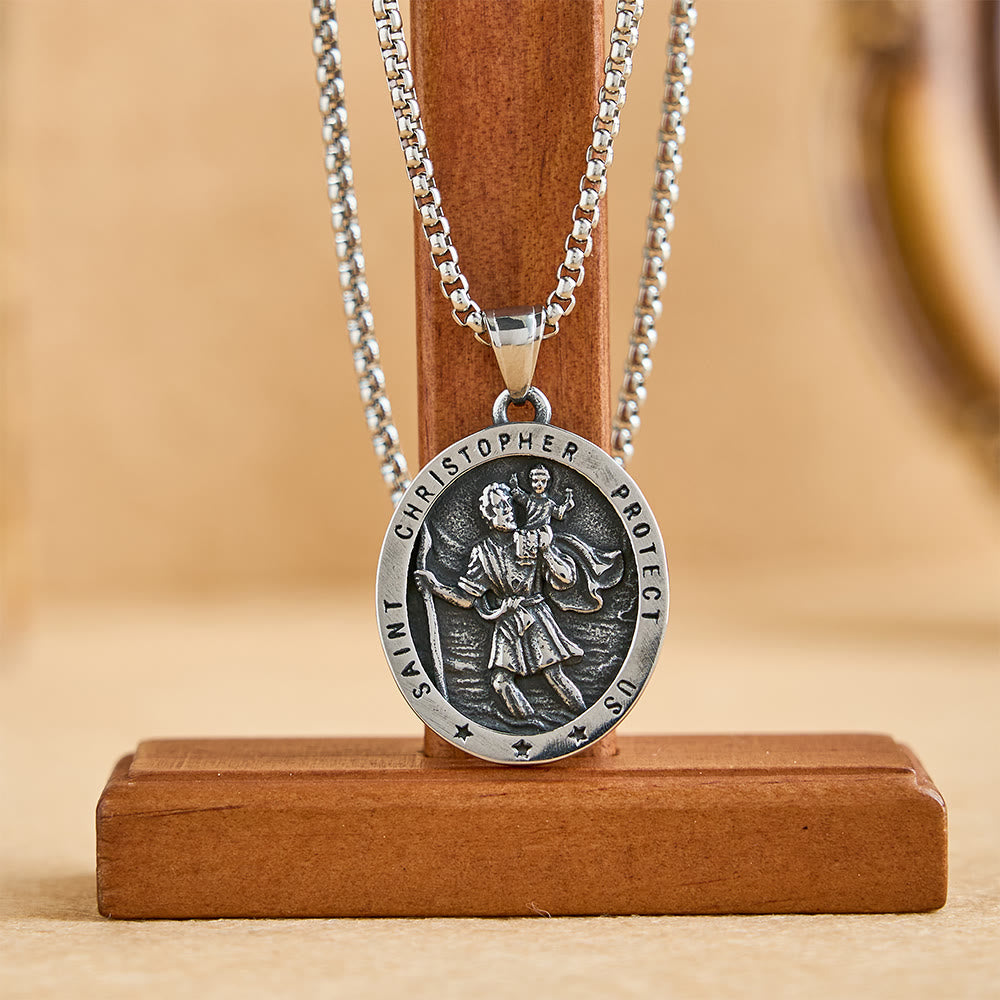 Christianartworkshop Ovale Medaillon-Halskette „St. Christopher beschütze uns“: Verkörpere seinen Schutz für Reisende. - image 1