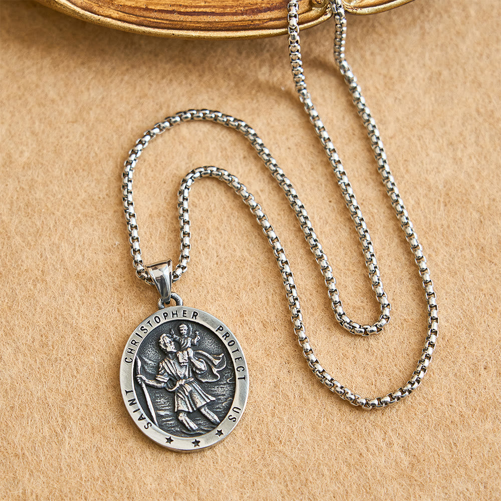 Christianartworkshop Ovale Medaillon-Halskette „St. Christopher beschütze uns“: Verkörpere seinen Schutz für Reisende. - image 3