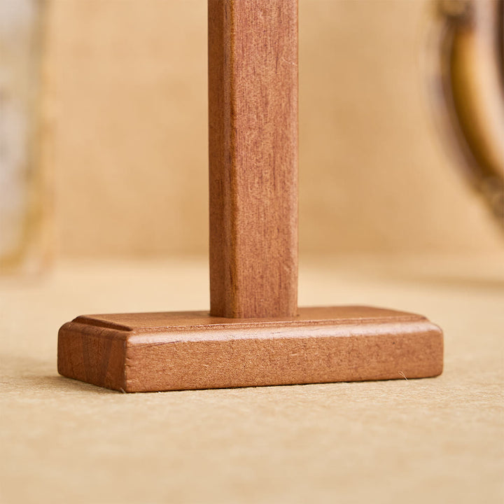 Christianartworkshop Stehendes Kreuz aus Massivholz als Tischdekoration: Verkörpere seine stille Stärke - image 5