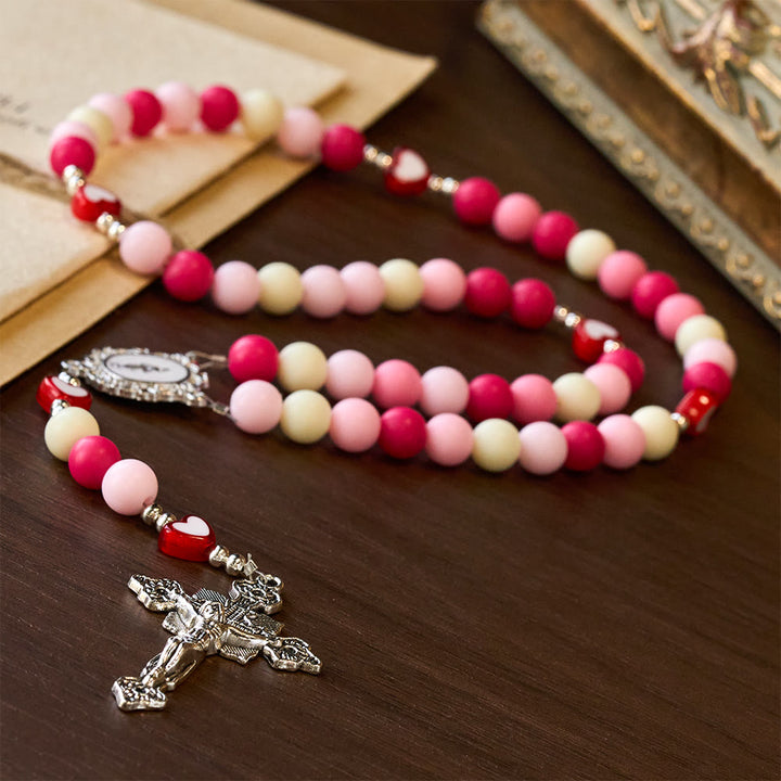 Christianartworkshop Rosa Rosenkranz mit Kreuz der Muttergottes und Herzverzierungen: Verkörperung heiliger Liebe und sanfter Andacht - image 2