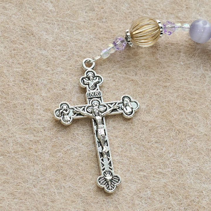 Christianartworkshop Rosenkranz der Heiligen Familie mit lila Katzenaugen- und champagnerfarbenen Laternenperlen: Verkörperung stiller Andacht - image 8