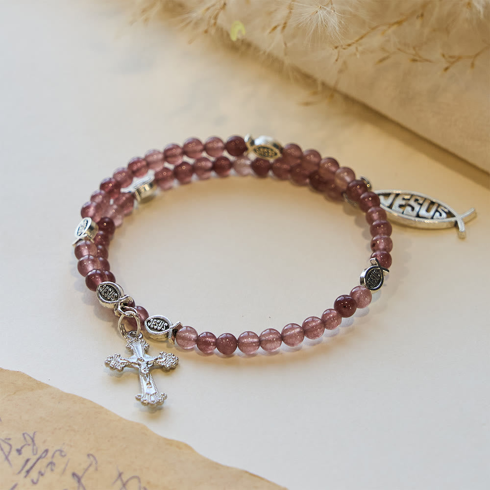 Christianartworkshop Erdbeerquarz-Armband mit Kruzifix und Ichthys-Anhänger - image 3