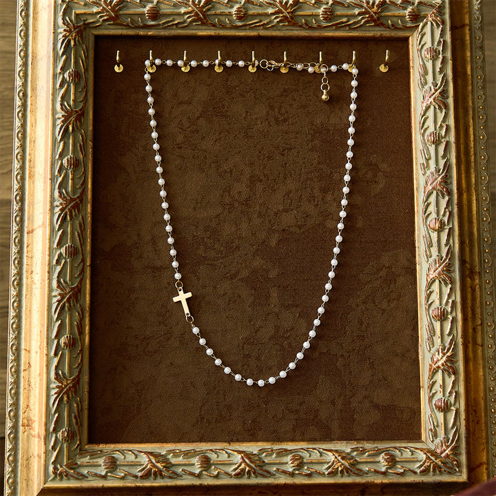 Christianartworkshop Weiße Perlenkette mit Kreuz: Elegante Hingabe & Treue Gnade - image 5