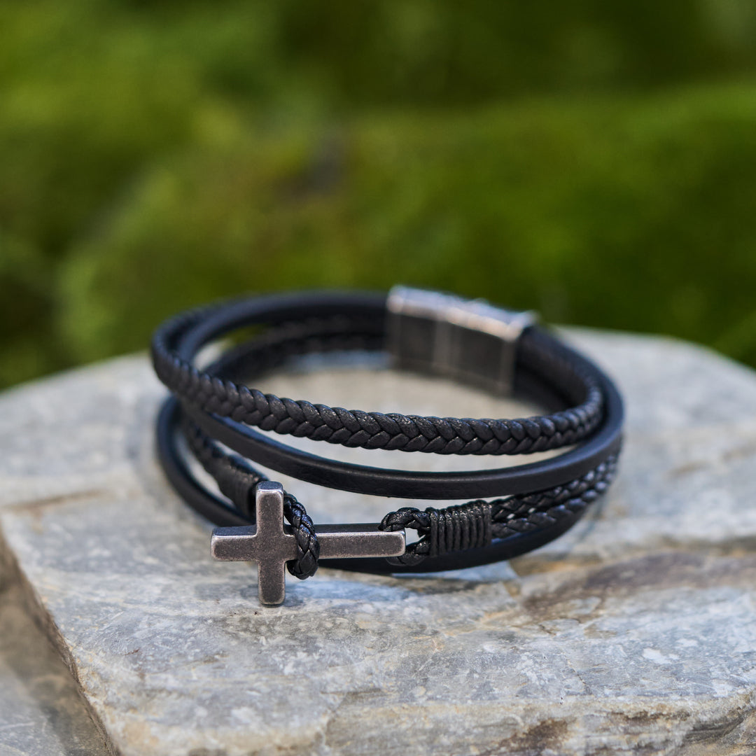 Christianartworkshop Dreifarbiges Edelstahl-Kreuz & geflochtenes Lederarmband - image 24