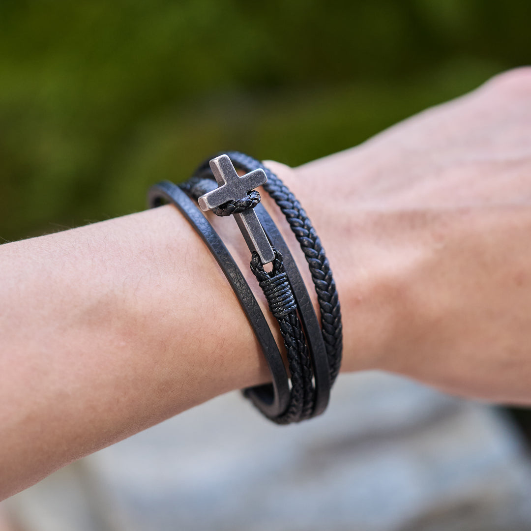 Christianartworkshop Dreifarbiges Edelstahl-Kreuz & geflochtenes Lederarmband - image 19