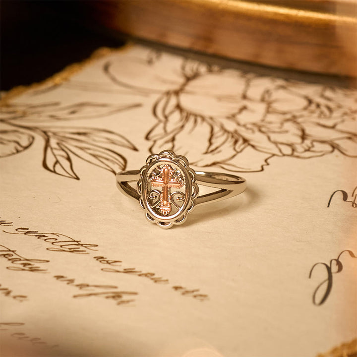 Christianartworkshop Zweifarbiger Kreuzring: Filigraner Schmuck aus Silber und Roségold - image 2