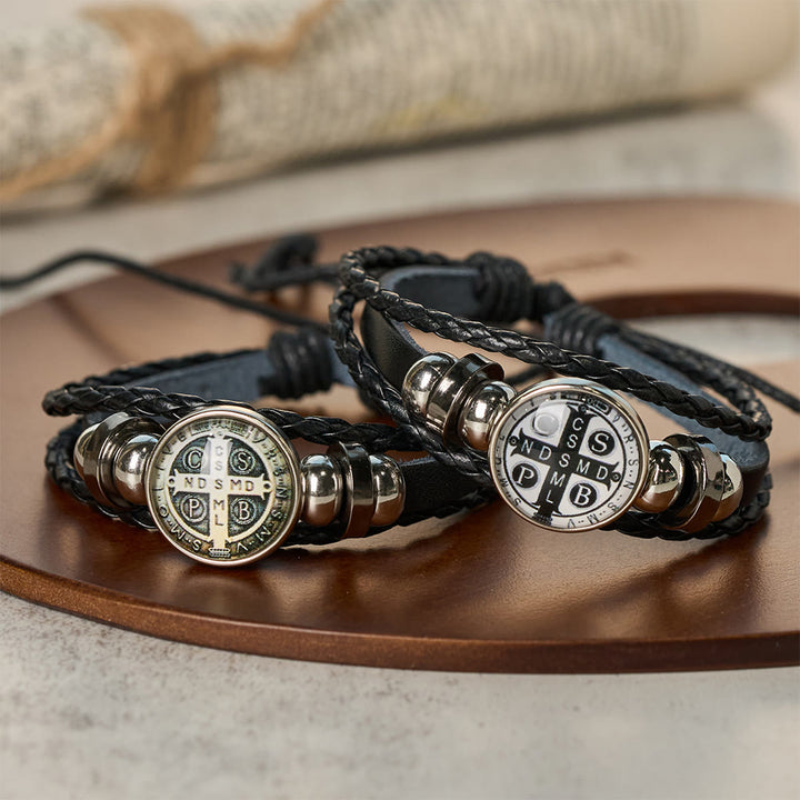 Christianartworkshop Mehrfarbiges, verstellbares St.-Benedikt-Armband: Ein Symbol gegen Negativität und Angst - image 1