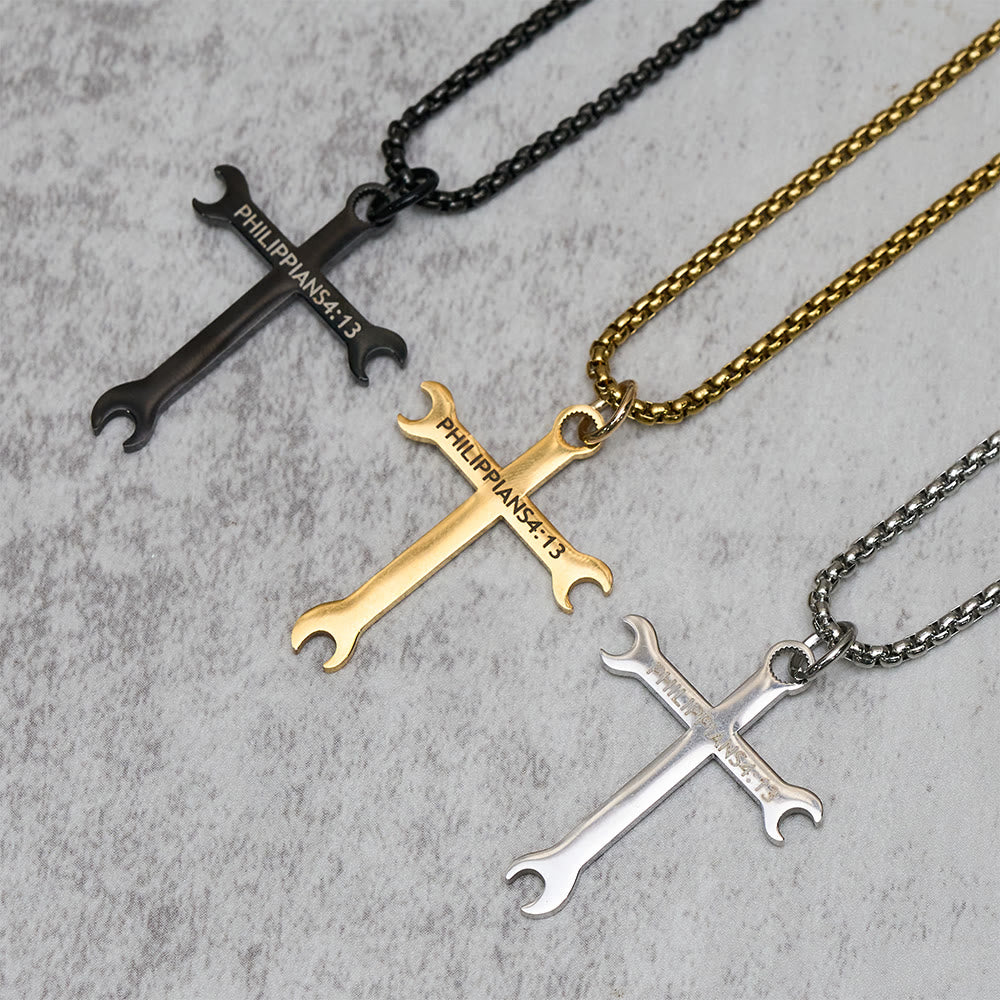 Minimalistische dreifarbige Schraubenschlüssel-Kreuz-Halskette von Christianartworkshop mit Bibelvers „Glaube & Stärke“ - image 1