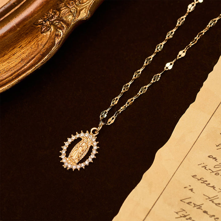 Christianartworkshop Ovale Marienkette mit Zirkonia-Fassung: Verkörpere ihre zarte Anmut - image 4
