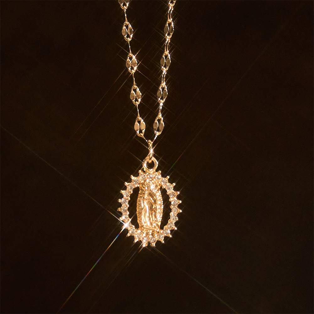 Christianartworkshop Ovale Marienkette mit Zirkonia-Fassung: Verkörpere ihre zarte Anmut - image 1
