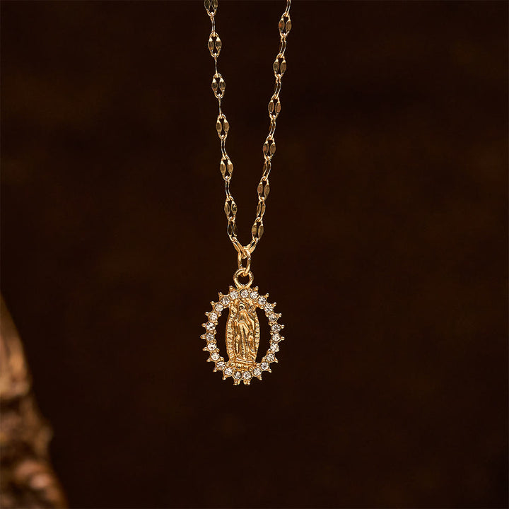 Christianartworkshop Ovale Marienkette mit Zirkonia-Fassung: Verkörpere ihre zarte Anmut - image 5