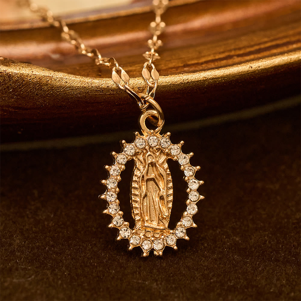 Christianartworkshop Ovale Marienkette mit Zirkonia-Fassung: Verkörpere ihre zarte Anmut - Unsere Liebe Frau - image 0