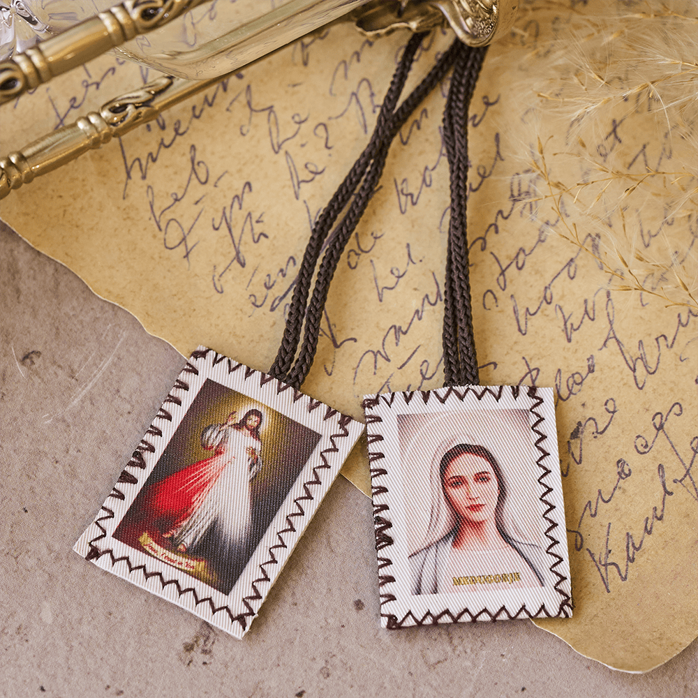 Christianartworkshop Doppelseitiges Skapulier mit dem Heiligen Herzen und der Jungfrau Maria: Eine doppelte Verehrung von Jesus und Maria - image 1