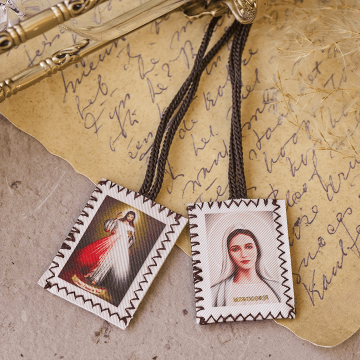 Christianartworkshop Doppelseitiges Skapulier mit dem Heiligen Herzen und der Jungfrau Maria: Eine doppelte Verehrung von Jesus und Maria - image 1