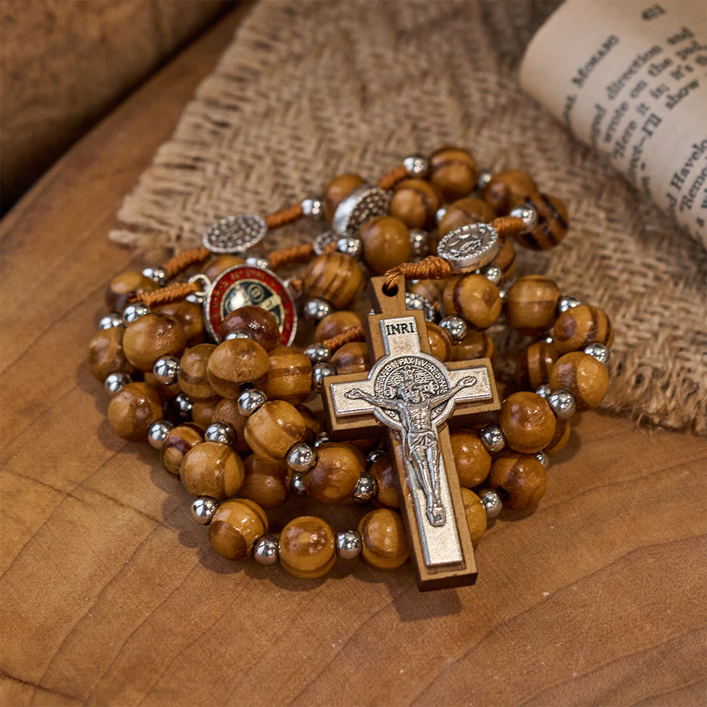 Handgefertigter Rosenkranz aus Naturholz mit Benediktkreuz - image 4