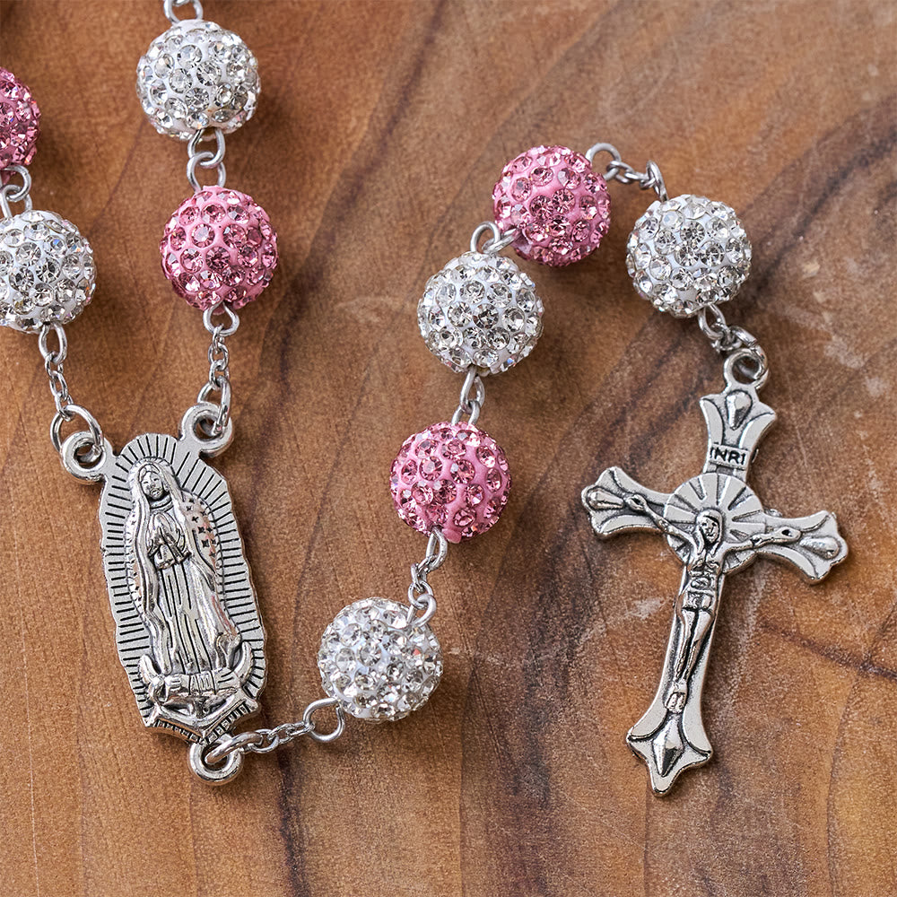 Christianartworkshop Rosenkranz „Unsere Liebe Frau von Guadalupe & Kruzifix“ aus runder, rosa-weißer Polymer-Ton-Legierung, 10 mm - image 5