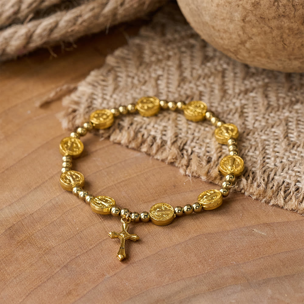 Christianartworkshop Goldfarbenes St. Benedikt-Kreuz Stretch-Armband - Golden - image 0