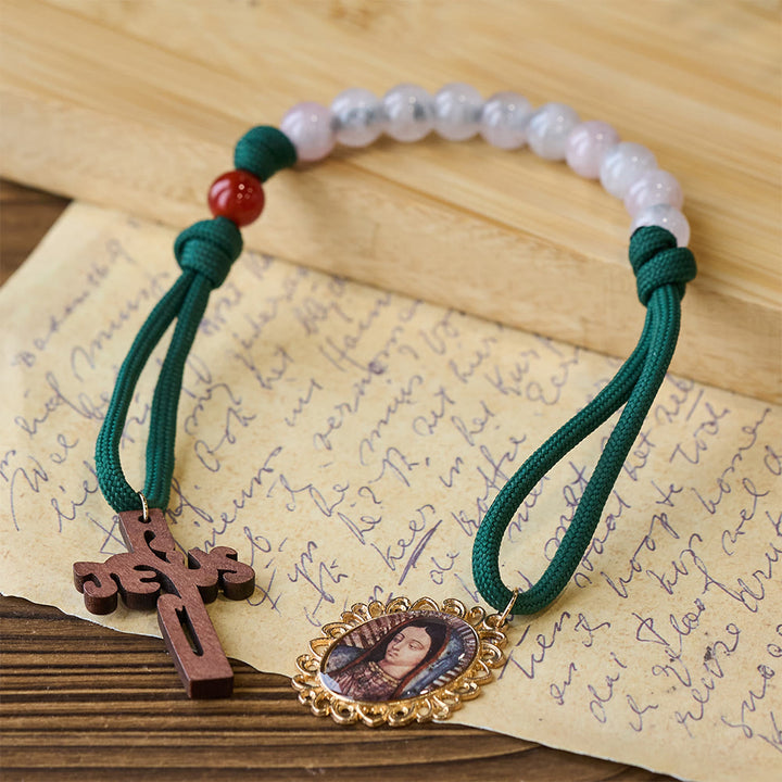 Christianartworkshop Tragbarer Rosenkranz aus rosa Quarz und rotem Achat mit Marienanhänger - image 5