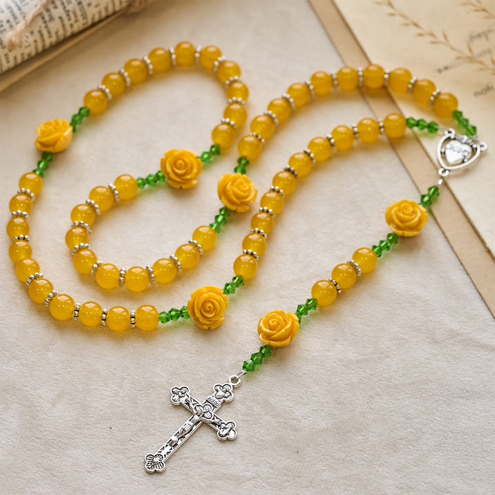 Christianartworkshop Osterrosenkranz „Garten des Glaubens“ aus gelber Jade und Rosenperlen mit zartem Kreuz - Gelbe Jade & Rosenperle - image 0