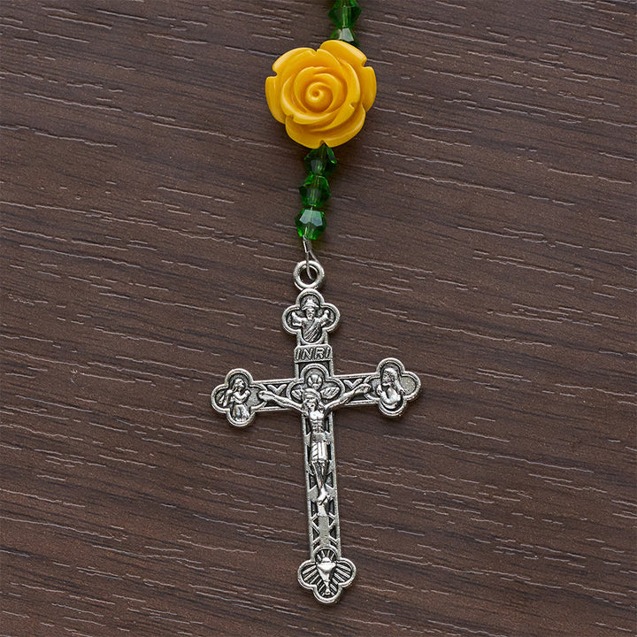 Christianartworkshop Osterrosenkranz „Garten des Glaubens“ aus gelber Jade und Rosenperlen mit zartem Kreuz - image 9