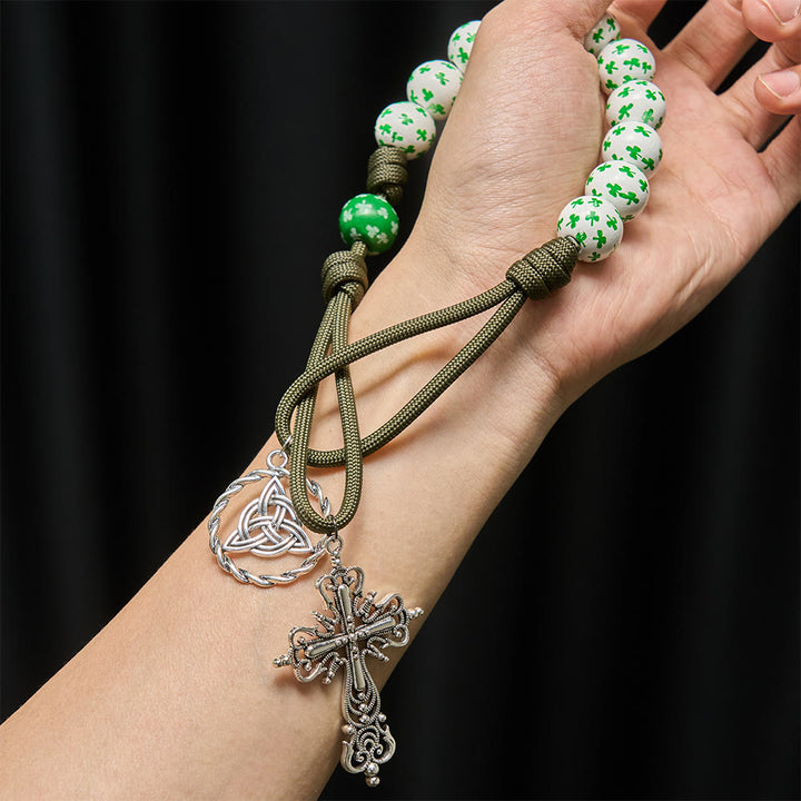 Christianartworkshop Irischer Segen, Glücksrosenkranz für die Hosentasche mit ewigem Knoten, grüne und weiße Holzperlen - image 1